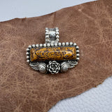 Rose and leaves bar pendant