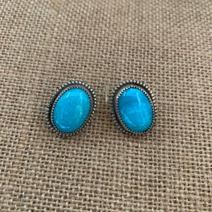 Oval Kingman Turquoise Sterling Silver earrings