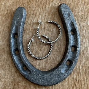 Twisted wire hoop earrings